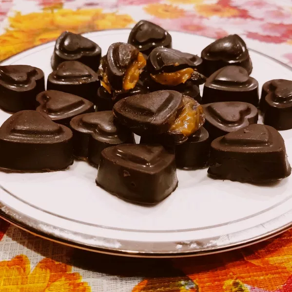 Caramel Flavoured Homemade Chocolate - Image 2