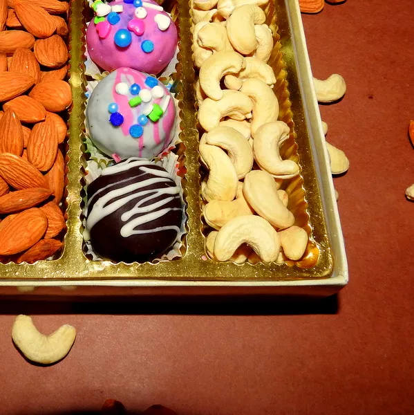 Rakhi Gift Box : Regalia Gift Box with Indian Sweets with 2 sets of ra –  THE BAKLAVA BOX