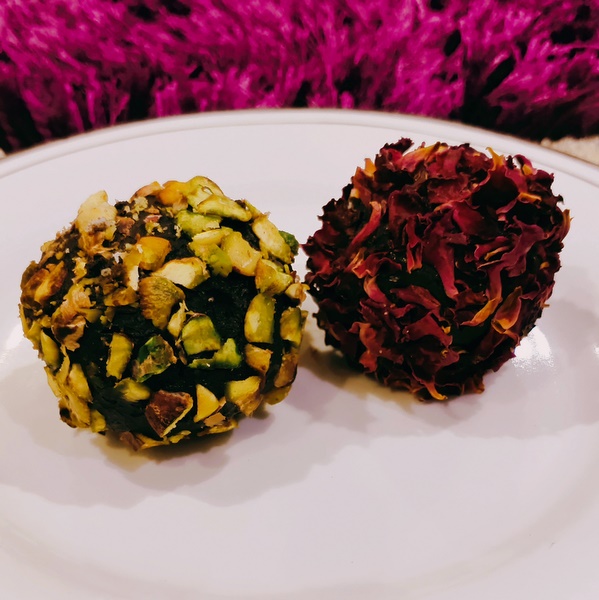 Rose and Pistachio truffles in Bhopal
